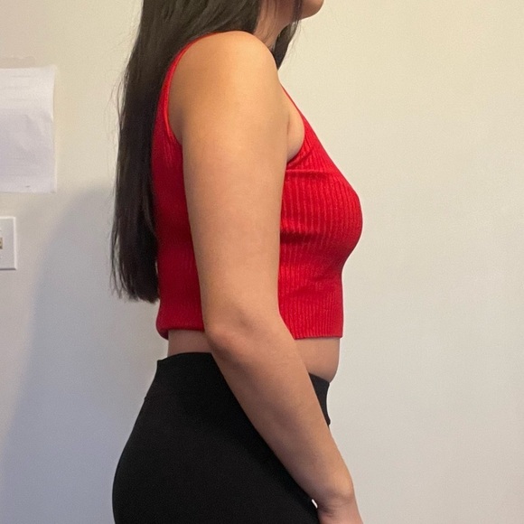 🔥 Fashion Nova Ribbed Red V-Neck Tank – Size Small 🔥 - Picture 3 of 11